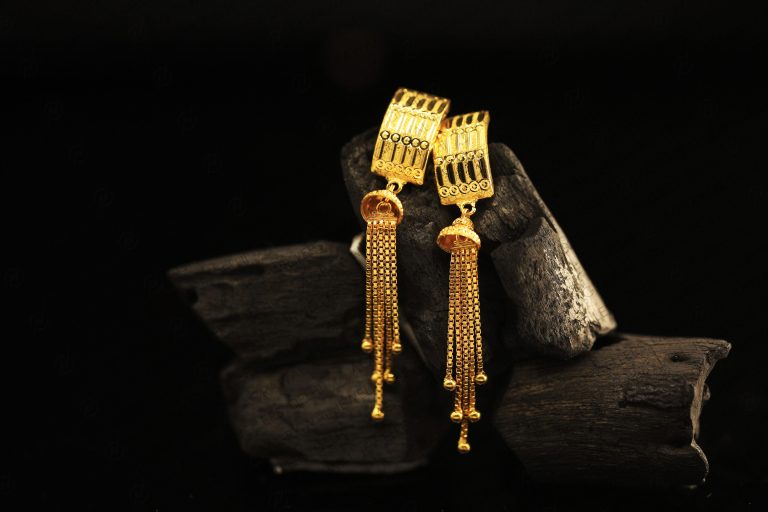 Earrings & Tops