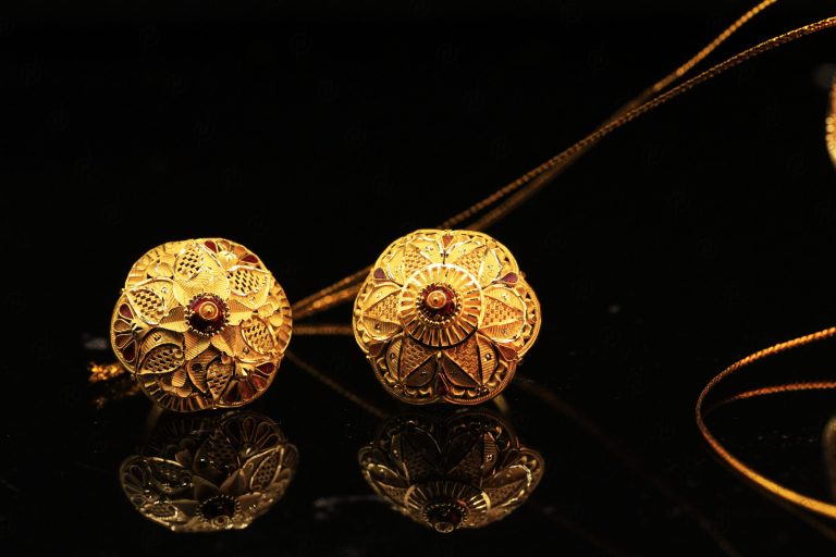 Earrings & Tops