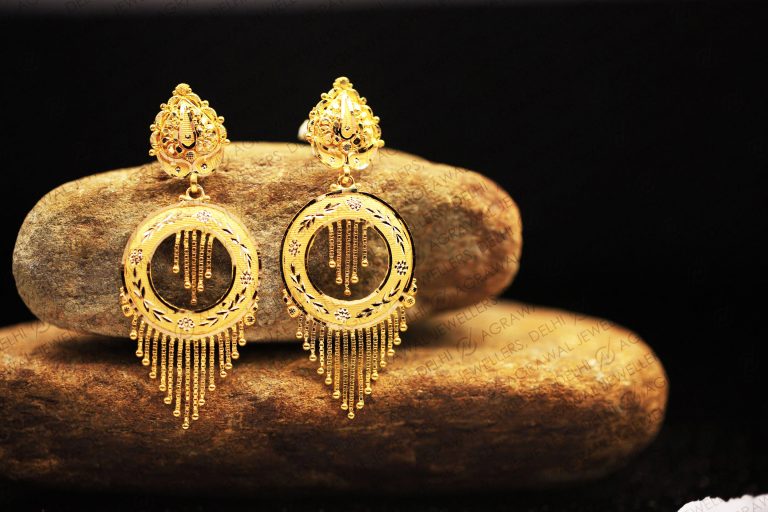 Earrings & Tops