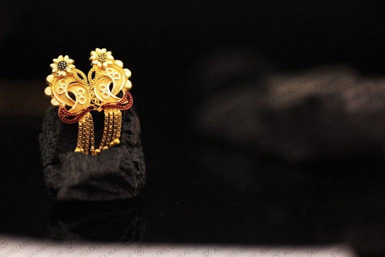 Earrings & Tops
