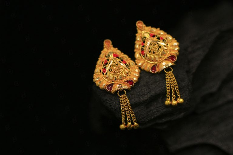 Earrings & Tops