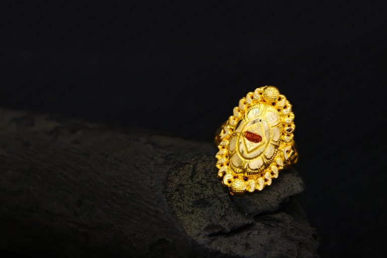 Ladies Ring
