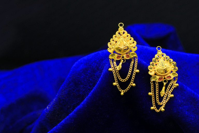 Earrings & Tops