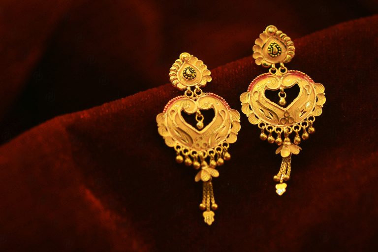 Earrings & Tops