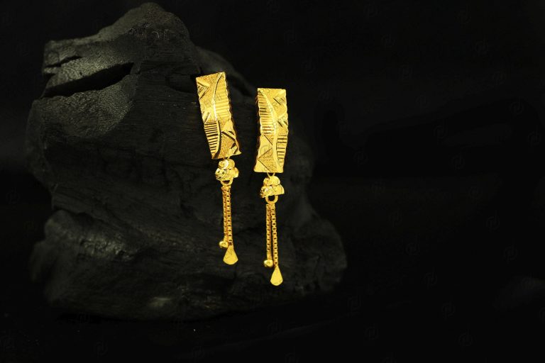 Earrings & Tops
