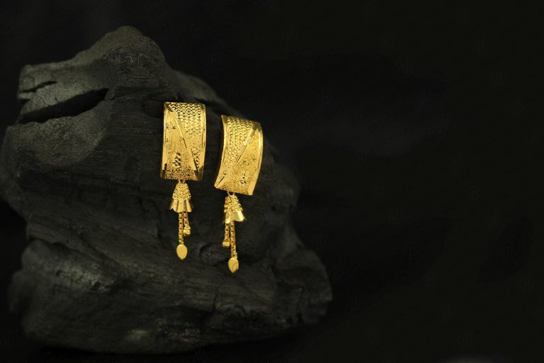 Earrings & Tops